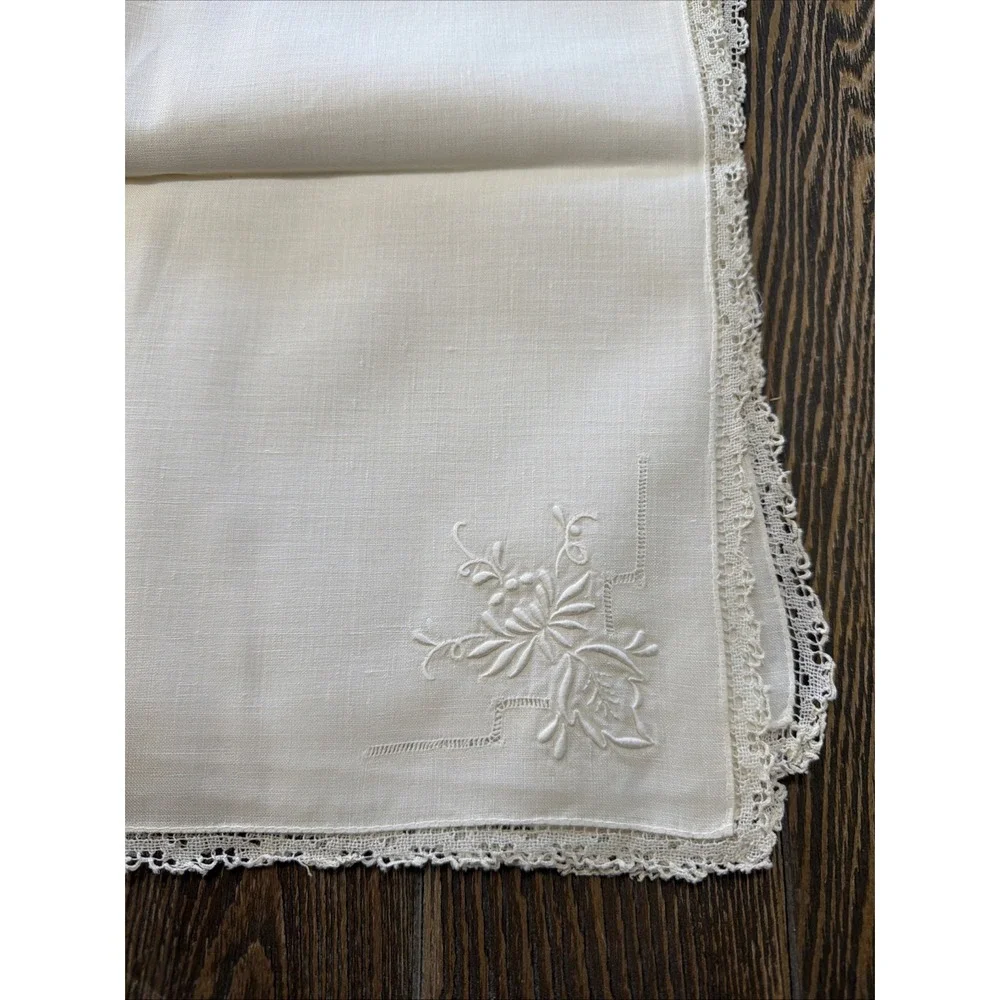 VTG 8 Linen Luncheon or Dinner Napkins White Linen, Beautiful Handmade Lace